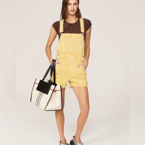 Levi’s Women’s Yellow Denim Short Overalls - Picture 2 of 5